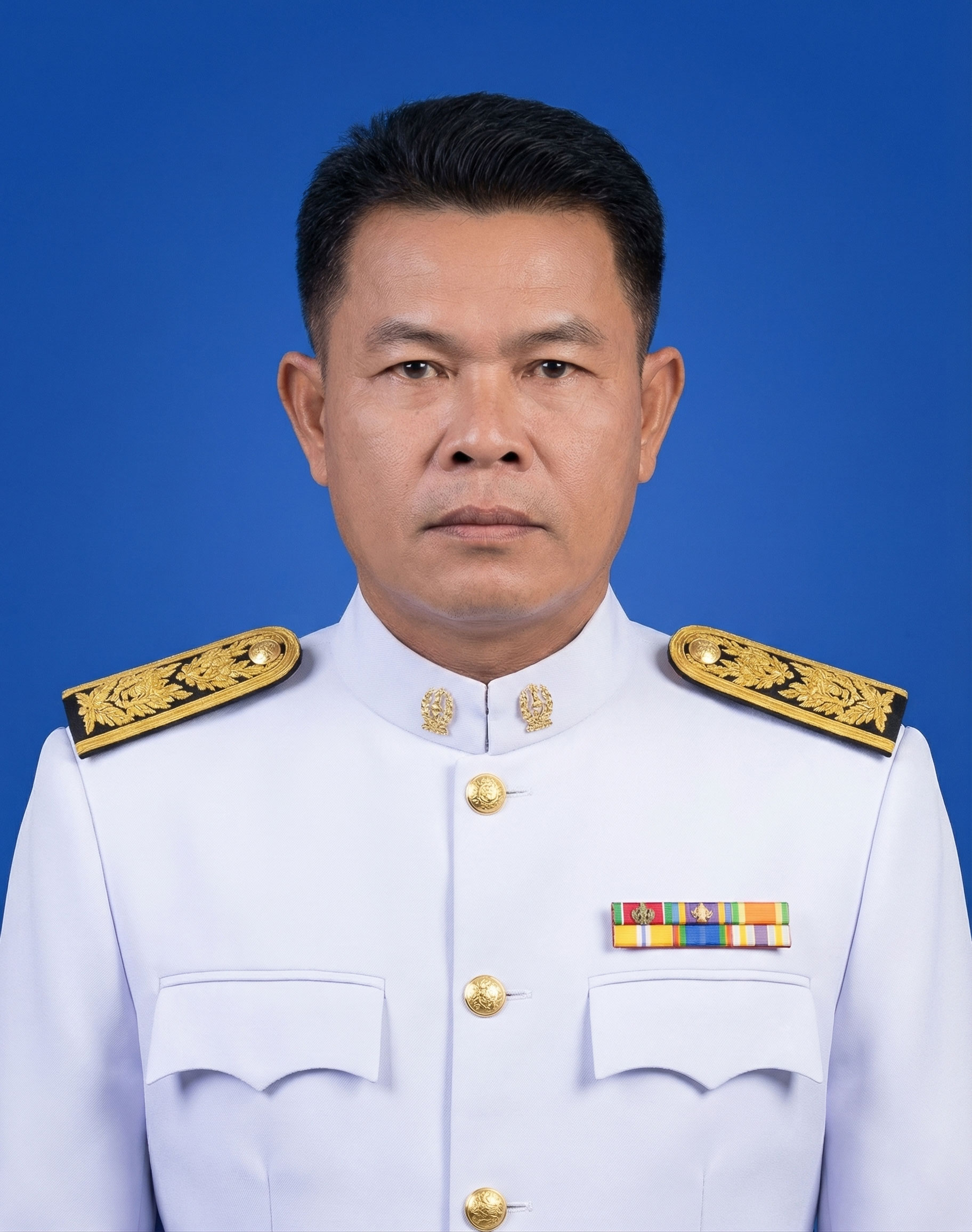 นายครรชิต พรมสุ่ย