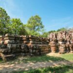 ปราสาทภูเพ็ก ปราสาทขอมโบราณที่อยู่สูงที่สุดในประเทศไทย