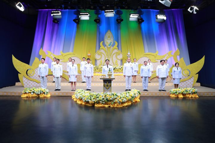 อบจ.สกลนคร ร่วมบันทึกเทปถวายพระพรชัยมงคล เนื่องในโอกาสวันเฉลิมพระชนมพรรษา พระบาทสมเด็จพระวชิรเกล้าเจ้าอยู่หัว