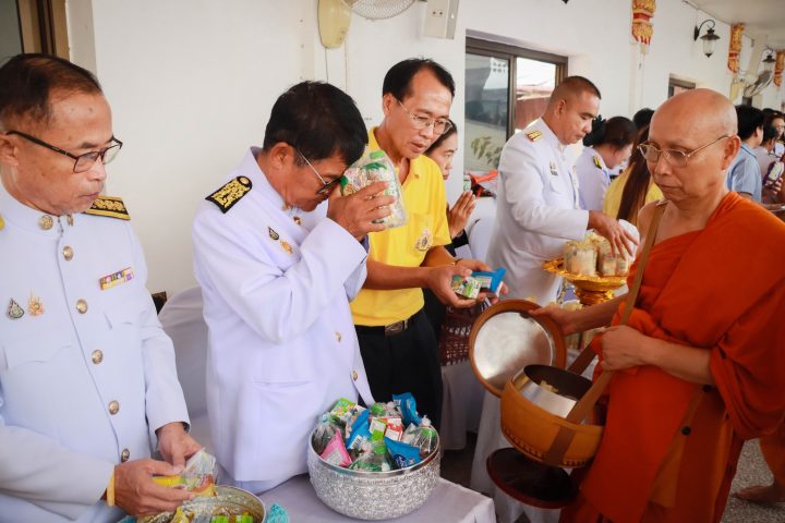 อบจ.สกลนคร ร่วมพิธีถวายพระราชกุศล เนื่องในวันคล้ายวันสวรรคต สมเด็จพระนารายณ์มหาราช