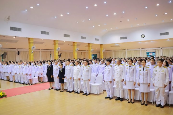 อบจ.สกลนคร ร่วมพิธีวางพวงมาลาและถวายราชสดุดี สมเด็จพระนารายณ์มหาราช
