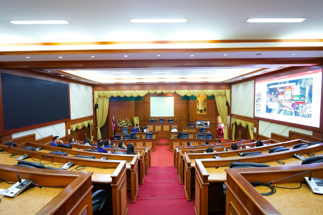 อบจ.สกลนคร ประชุมเตรียมความพร้อมจัดงานประเพณีแห่ปราสาทผึ้งและแข่งขันเรือยาว ประจำปี 2568