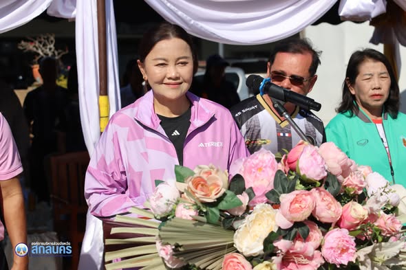 นายก อบจ.สกลนคร เปิดมหกรรมกีฬาสัมพันธ์ “พังโคนเกมส์ 2025” รวมพลังหน่วยงานสร้างความสามัคคี