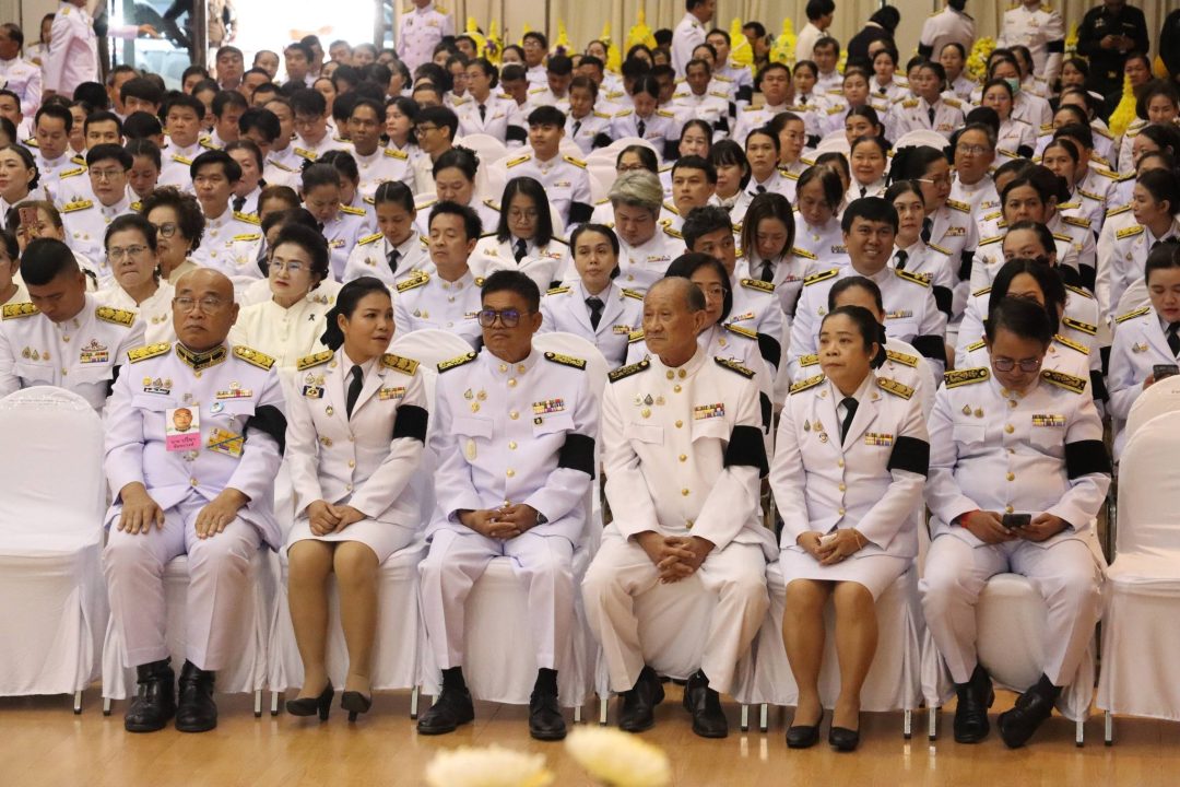 อบจ.สกลนคร ร่วมพิธีวางพานพุ่มดอกไม้ถวายราชสักการะ เนื่องในวันพ่อแห่งชาติ 5 ธันวาคม 2568