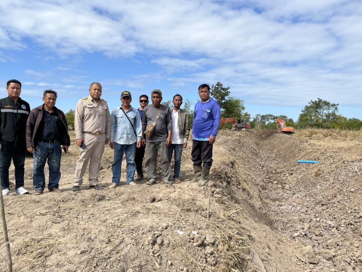 อบจ.สกลนคร ลงพื้นที่ติดตามความคืบหน้าโครงการขุดลอกลำคลอง บ้านพันนา อำเภอสว่างแดนดิน