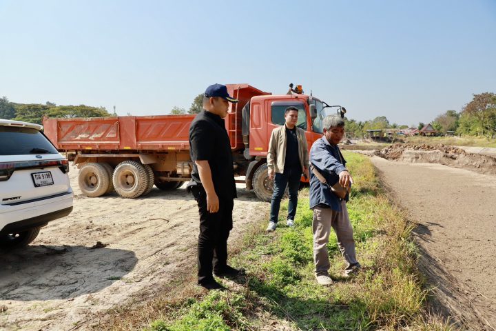 อบจ.สกลนคร ลงพื้นที่ติดตามการขุดลอกหนองน้ำ แก้ไขปัญหาภัยแล้งในพื้นที่อำเภอสว่างแดนดิน