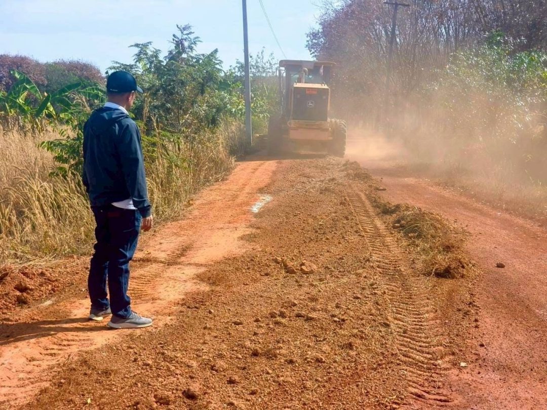 อบจ.สกลนคร เร่งปรับปรุงถนนลูกรังเชื่อมต่อ ต.สร้างค้อ – ต.หลุบเลา อ.ภูพาน เพื่อความสะดวกและปลอดภัยของประชาชน