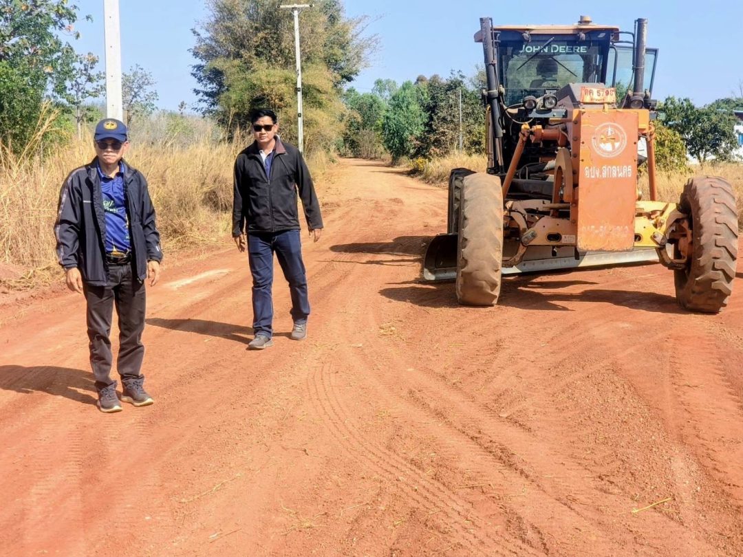อบจ.สกลนคร นำเครื่องจักรเข้าซ่อมปรับปรุงถนนสายบ้านคำสะอาด – บ้านคำบอน อำเภอสว่างแดนดิน