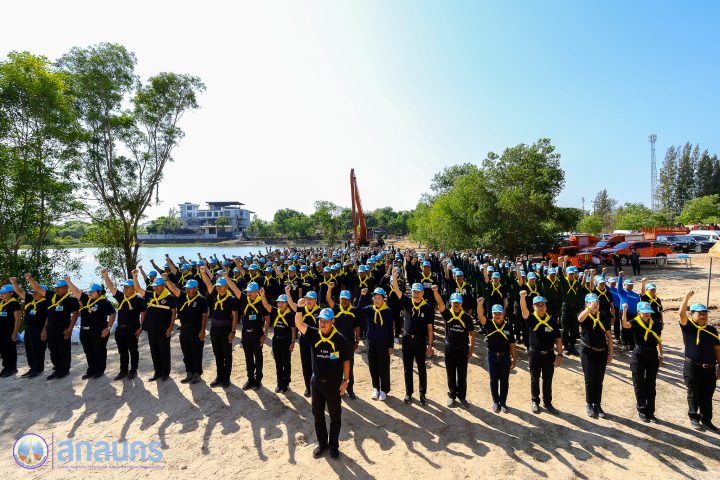 อบจ.สกลนคร ร่วมกิจกรรมจิตอาสาพัฒนา เนื่องในวันสำคัญของชาติ