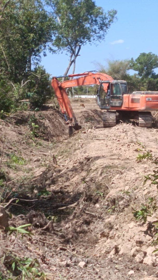 อบจ.สกลนคร ลุยฟื้นฟูลำคลองเกษตรกร ต.ฮางโฮง เร่งแก้ผลกระทบหลังน้ำท่วม!