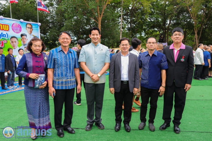 อบจ.สกลนคร ร่วมพิธีวางพวงมาลาเนื่องในงาน “รำลึกวันสันติภาพ” นายเตียง ศิริขันธ์ ขุนพลภูพาน ประจำปี 2569