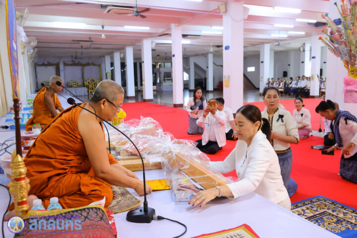 อบจ.สกลนคร ร่วมโครงการธรรมะสัญจร ครั้งที่ 2 สักการะสิ่งศักดิ์สิทธิ์และทำบุญ 9 วัด เสริมมงคลชีวิต หนุนท่องเที่ยวเชิงศาสนา